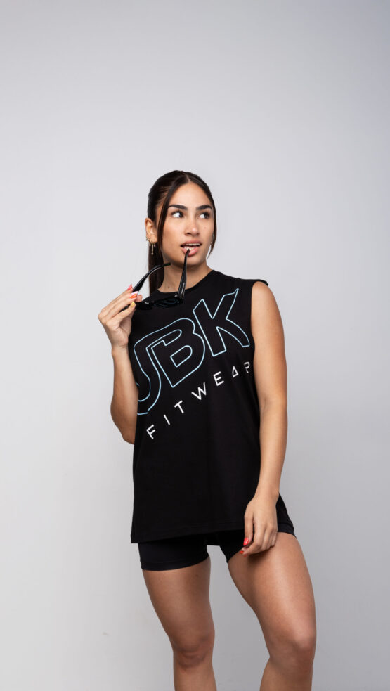 Musculosa Boxy unisex estampada negro